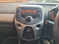 USED 2015 15 TOYOTA AYGO 1.0 VVT-i x-play Hatchback 5dr Petrol Manual Euro 5 Euro 5 (68 ps) FULL TOYOTA HISTORY - FULL LEATHER INTERIOR