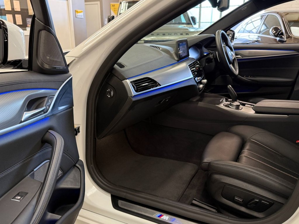 USED 2020 70 BMW 5 SERIES 2.0 520d MHT M Sport Saloon 4dr Diesel Hybrid Auto Euro 6 (s/s) (190 ps) 