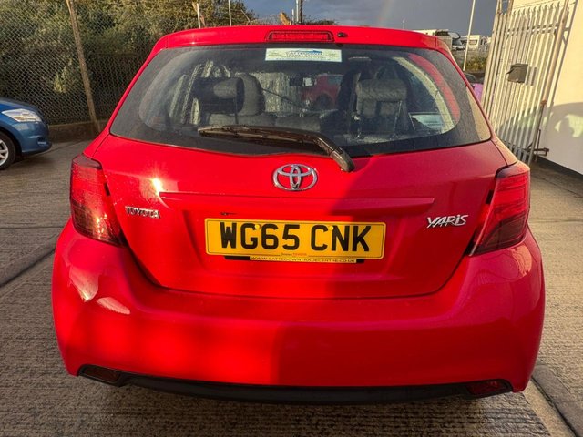 2015 Toyota Yaris 1.4L Icon 5dr - Photo 4