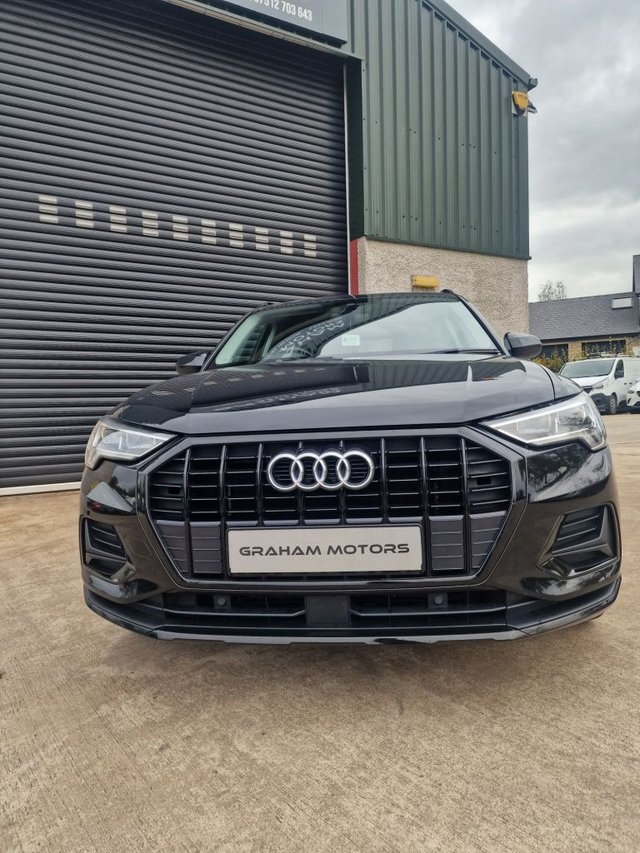 View our AUDI Q3
