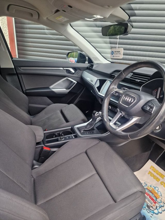View our AUDI Q3