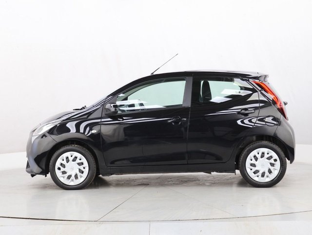 2021 Toyota Aygo 1L X-Play 5dr - Photo 6