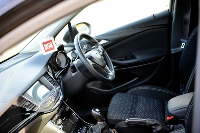 2019 VAUXHALL ASTRA - Photo 9