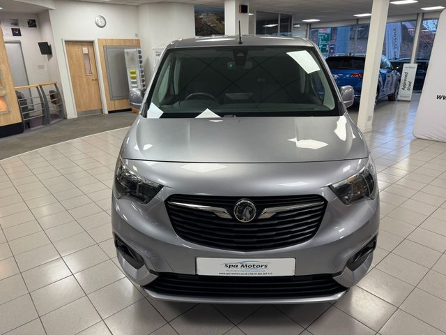 2021 Vauxhall Combo 1.5L Griffin 4dr - Photo 2