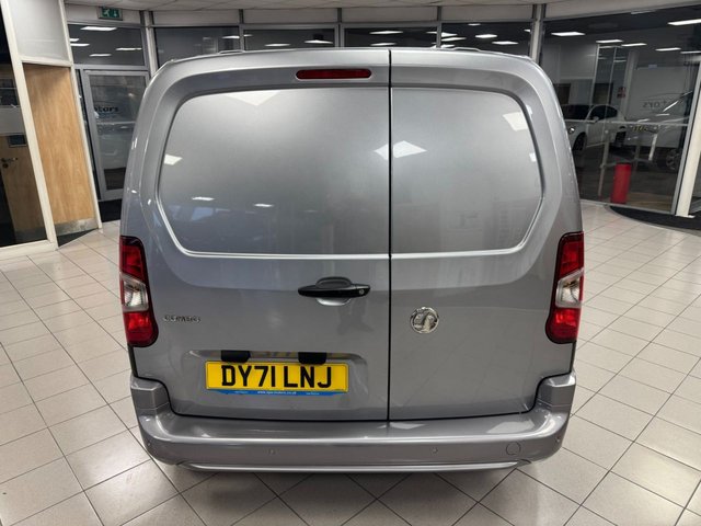 2021 Vauxhall Combo 1.5L Griffin 4dr - Photo 7