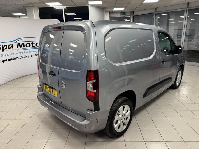 2021 Vauxhall Combo 1.5L Griffin 4dr - Photo 9