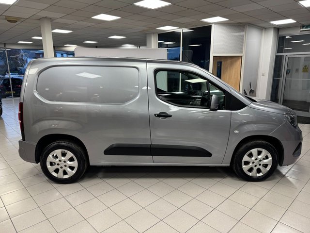 2021 Vauxhall Combo 1.5L Griffin 4dr - Photo 10