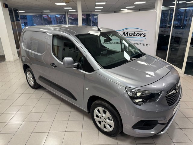 2021 Vauxhall Combo 1.5L Griffin 4dr - Photo 12
