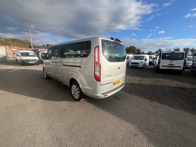 2022 Ford Tourneo Custom 2L Titanium 5dr - Photo 7