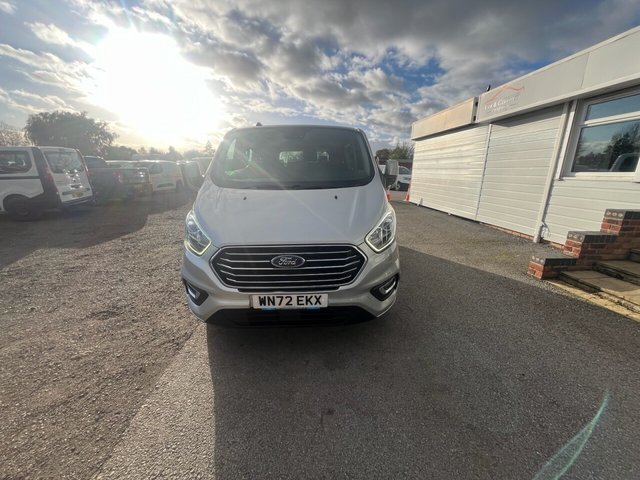 2022 Ford Tourneo Custom 2L Titanium 5dr - Photo 2