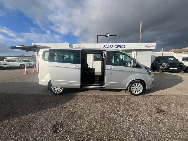 2022 Ford Tourneo Custom 2L Titanium 5dr - Photo 11