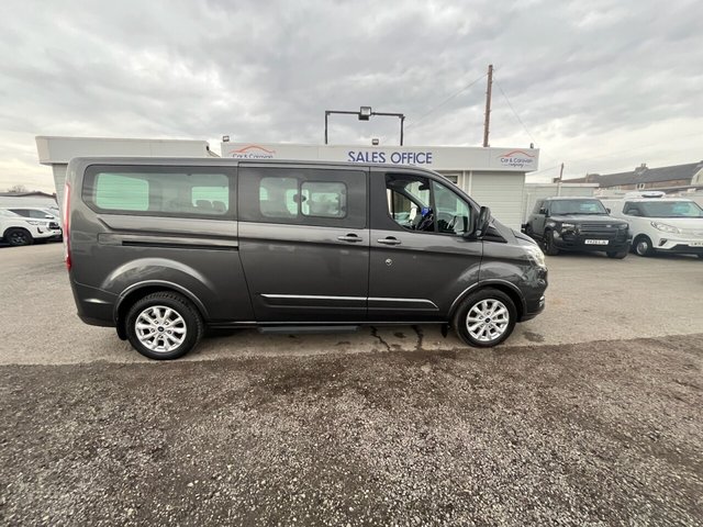 2021 Ford Tourneo Custom 2L Titanium 5dr - Photo 4