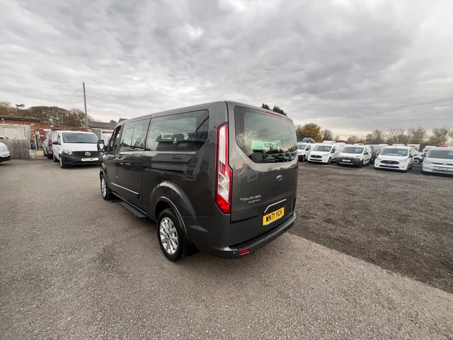 2021 Ford Tourneo Custom 2L Titanium 5dr - Photo 7