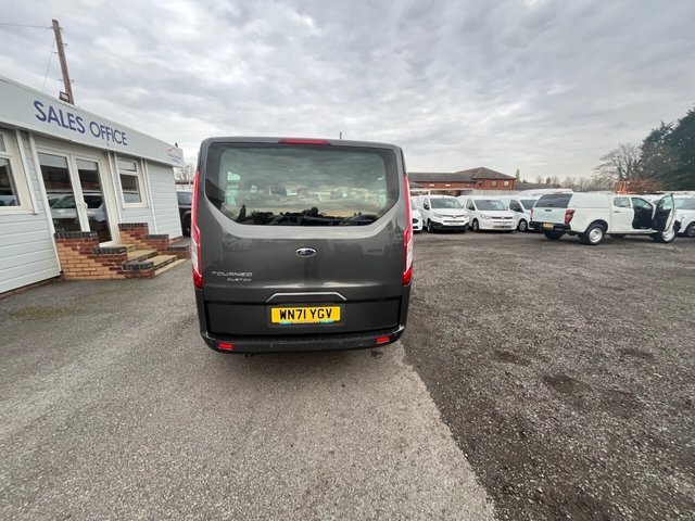 2021 Ford Tourneo Custom 2L Titanium 5dr - Photo 8