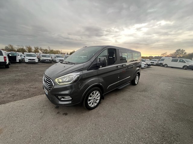2021 Ford Tourneo Custom 2L Titanium 5dr - Photo 3