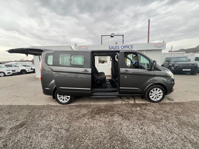 2021 Ford Tourneo Custom 2L Titanium 5dr - Photo 10
