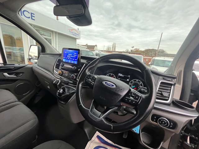 2021 Ford Tourneo Custom 2L Titanium 5dr - Photo 11