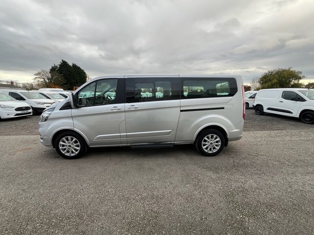 2022 Ford Tourneo Custom 2L Titanium 5dr - Photo 9