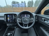 USED 2021 71 VOLVO XC40 2.0 B4 MHEV R-Design SUV 5dr Petrol Hybrid DCT Auto Euro 6 (s/s) (197 ps) Park Assist Package, Sat nav