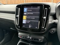 USED 2021 71 VOLVO XC40 2.0 B4 MHEV R-Design SUV 5dr Petrol Hybrid DCT Auto Euro 6 (s/s) (197 ps) Park Assist Package, Sat nav