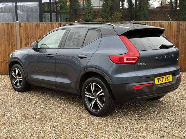2021 VOLVO XC40 - Photo 3