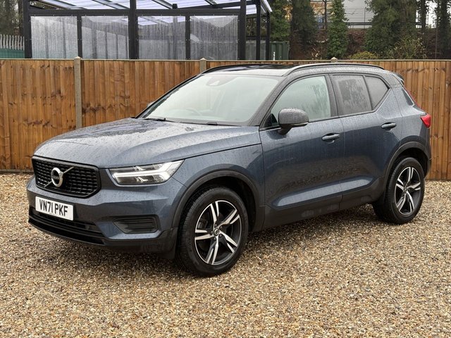 2021 VOLVO XC40