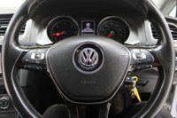USED 2013 13 VOLKSWAGEN GOLF 1.6 TDI BlueMotion Tech SE Hatchback 5dr Diesel Manual (stop/start) (105 ps) 