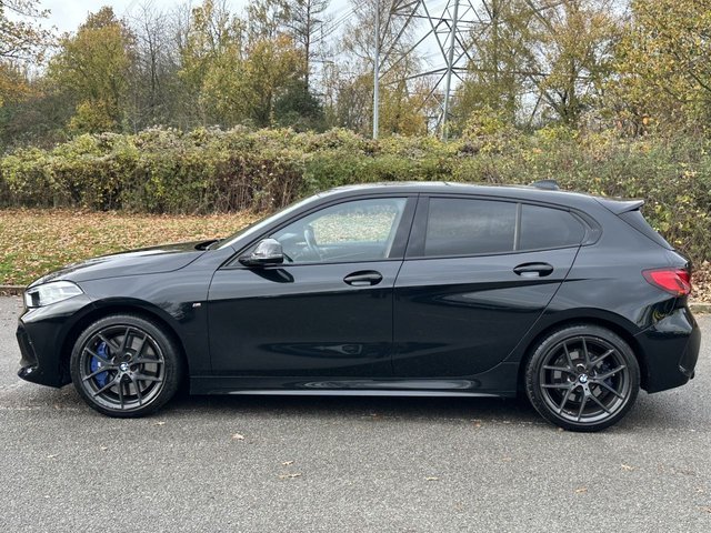 2022 BMW 1 SERIES - Photo 2