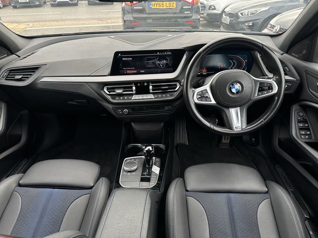 2022 BMW 1 SERIES - Photo 9
