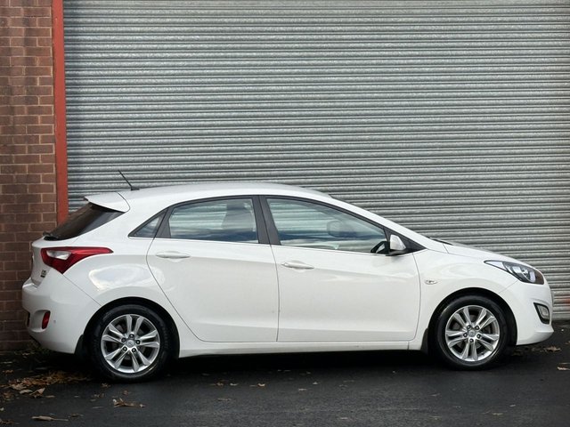 2013 HYUNDAI I30 - Photo 9