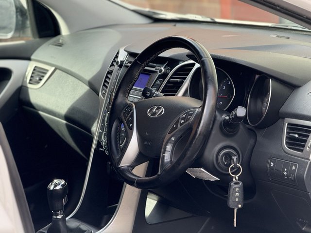 2013 HYUNDAI I30 - Photo 11