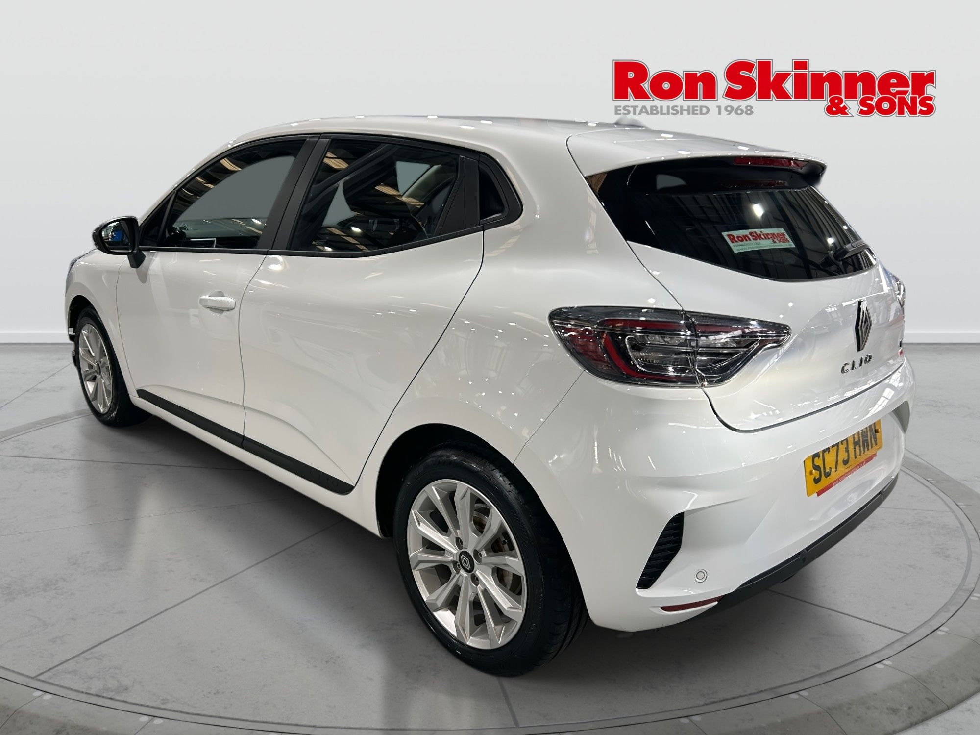 USED 2024 73 RENAULT CLIO 1.6 E-TECH evolution Hatchback 5dr Petrol Hybrid Auto Euro 6 (s/s) (145 ps) 