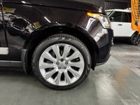 USED 2014 14 LAND ROVER RANGE ROVER 4.4 SD V8 Vogue SUV 5dr Diesel Auto 4WD Euro 5 (339 ps) 2014 LANDROVER RANGEROVER VOGUE 4.4 SDV8 - 2 PREVIOUS KEEPERS - 6 LANDROVER SERVICES - SANTORINI BLACK - 21 INCH ALLOY WHEELS - HEATED SEATS - REVERSE CAMERA - HEATED STEERING WHEEL