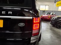 USED 2014 14 LAND ROVER RANGE ROVER 4.4 SD V8 Vogue SUV 5dr Diesel Auto 4WD Euro 5 (339 ps) 2014 LANDROVER RANGEROVER VOGUE 4.4 SDV8 - 2 PREVIOUS KEEPERS - 6 LANDROVER SERVICES - SANTORINI BLACK - 21 INCH ALLOY WHEELS - HEATED SEATS - REVERSE CAMERA - HEATED STEERING WHEEL