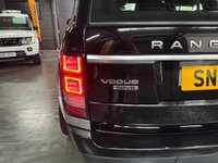 USED 2014 14 LAND ROVER RANGE ROVER 4.4 SD V8 Vogue SUV 5dr Diesel Auto 4WD Euro 5 (339 ps) 2014 LANDROVER RANGEROVER VOGUE 4.4 SDV8 - 2 PREVIOUS KEEPERS - 6 LANDROVER SERVICES - SANTORINI BLACK - 21 INCH ALLOY WHEELS - HEATED SEATS - REVERSE CAMERA - HEATED STEERING WHEEL