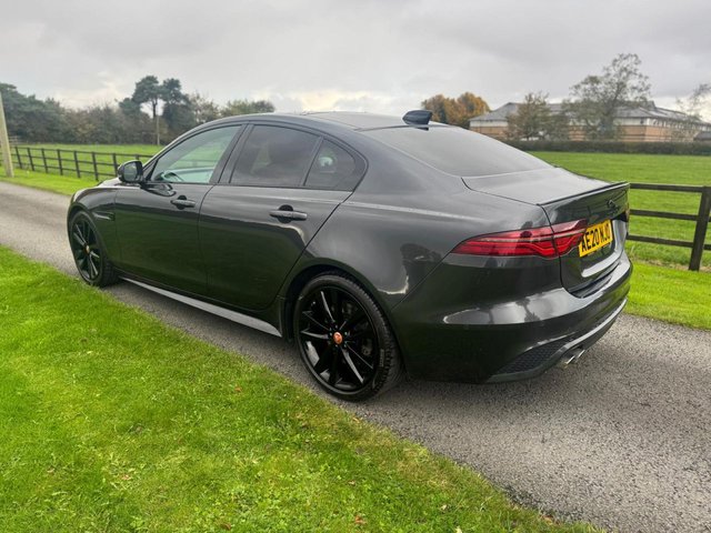 2020 Jaguar Xe 2L R-Dynamic Se 4dr - Photo 6