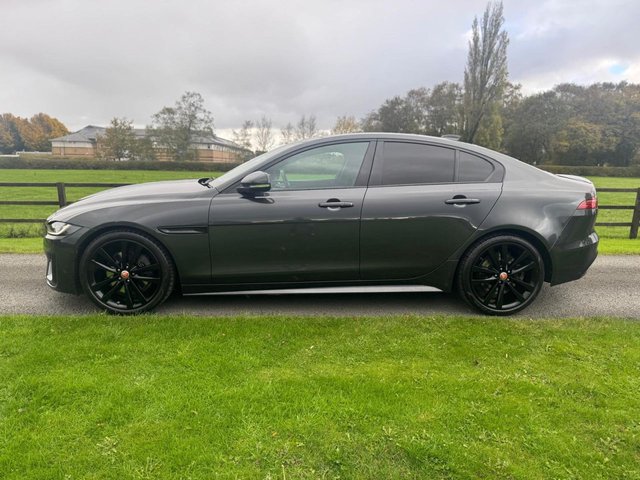 2020 Jaguar Xe 2L R-Dynamic Se 4dr - Photo 7