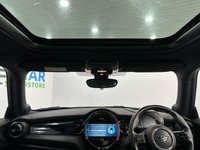 USED 2021 71 MINI Electric Hatch Cooper SE 32.6kWh Level 3 Hatchback 3dr Electric Auto (184 ps) 