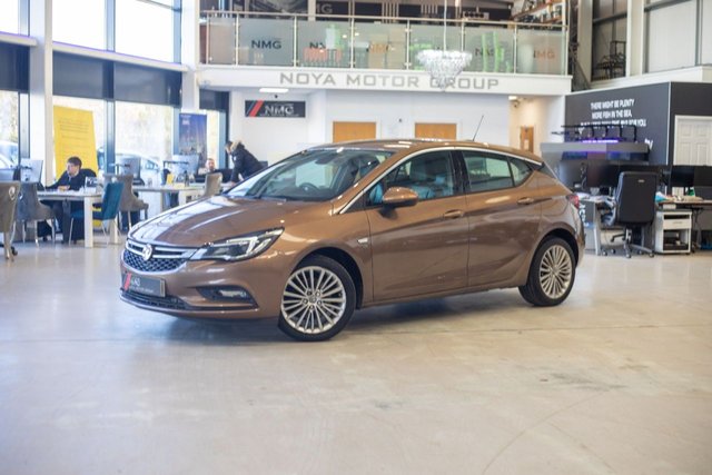 2016 Vauxhall Astra 1.6 CDTi BlueInjection Elite Hatchback 5dr Diesel Manual Euro 6 (s/s) (136 ps) photo