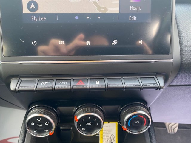 2020 Renault Clio 1.5L Iconic 5dr - Photo 12