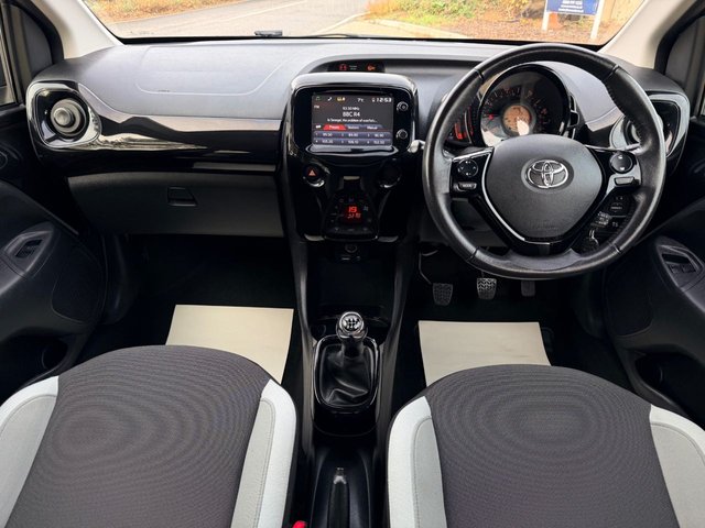 2017 Toyota Aygo 1L X-Press 5dr - Photo 5