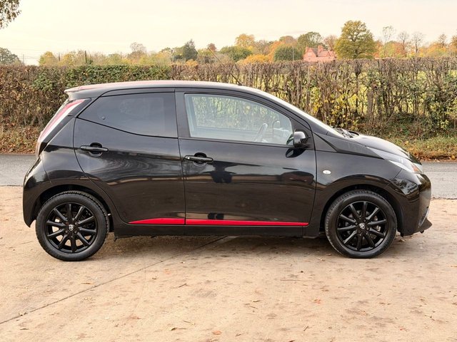 2017 Toyota Aygo 1L X-Press 5dr - Photo 8