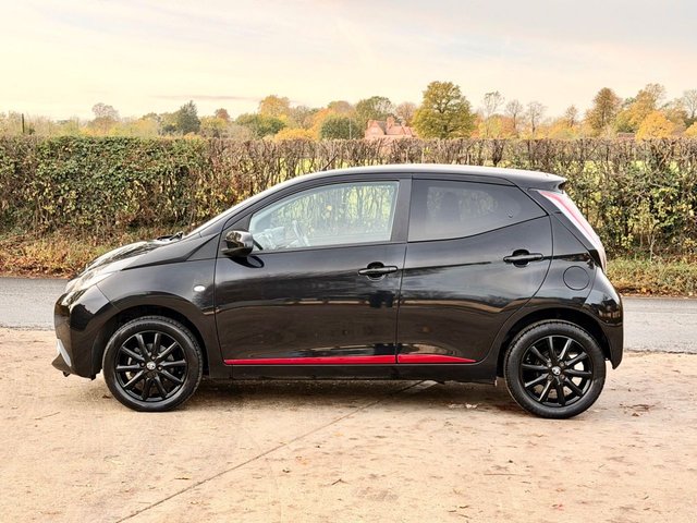 2017 Toyota Aygo 1L X-Press 5dr - Photo 9