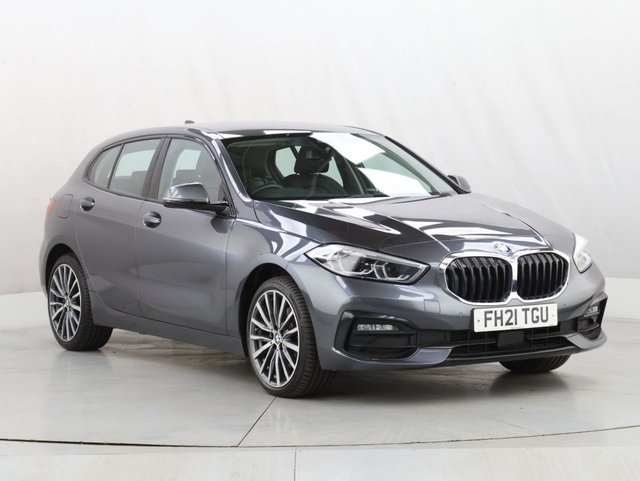 2021 BMW 1 Series 1.5L Sport 5dr - Photo 2