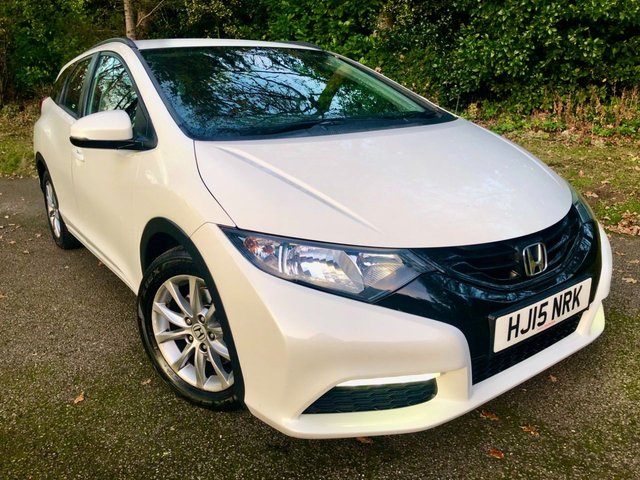 2015 15 Honda Civic 1.8 i-VTEC S Tourer 5dr Petrol Auto Euro 5 (142 ps RETIRED LADY OWNER SINCE 2018//EXCELLENT HISTORY X8 SERVICE HISTORY STAMPS-NEW FRONT BRAKE PADS AND DISCS//16''ALLOYS//CLIMATE AIRCON//BLUETOOTH//REAR PARKING SENSORS//WELL LOOKED AFTER INSIDE AND OUT