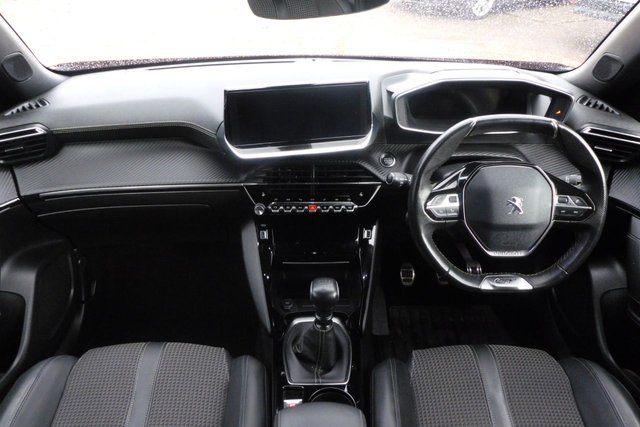 2020 PEUGEOT 2008 - Photo 2