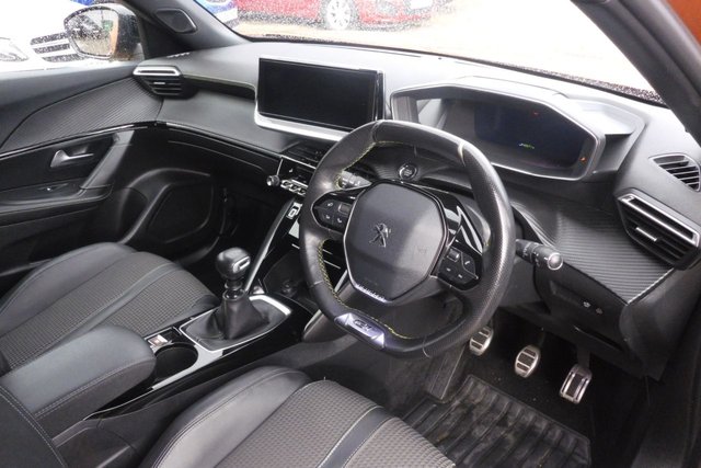 2020 PEUGEOT 2008 - Photo 4