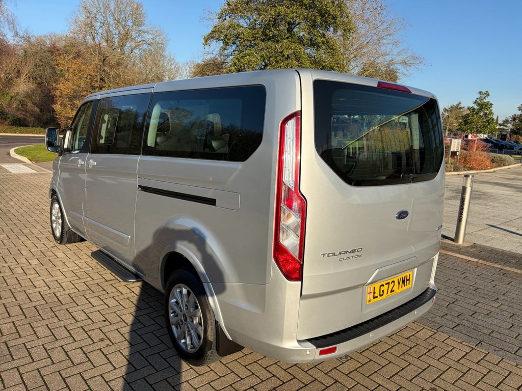 USED 2022 72 FORD TOURNEO CUSTOM 320 MHEV TITANIUM 2.0EcoBlue EU6 L2 S/S D/CAB 9 SEATS MINIBUS *A/C*SENSORS*HEAT PACK*E/PACK*2 SEATS CONFIGURATION* 9 SEATS-L2H1-EU6-TOP SPEC