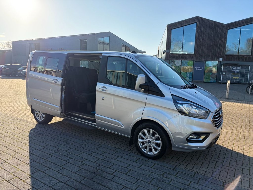 USED 2022 72 FORD TOURNEO CUSTOM 320 MHEV TITANIUM 2.0EcoBlue EU6 L2 S/S D/CAB 9 SEATS MINIBUS *A/C*SENSORS*HEAT PACK*E/PACK*2 SEATS CONFIGURATION* 9 SEATS-L2H1-EU6-TOP SPEC