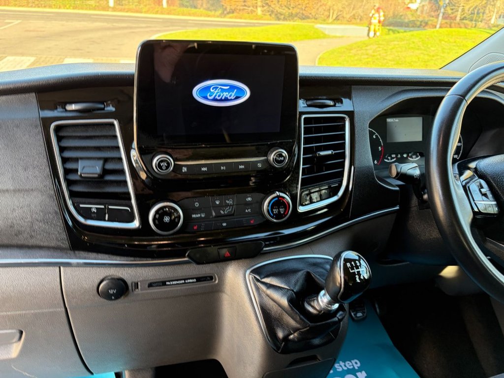 USED 2022 72 FORD TOURNEO CUSTOM 320 MHEV TITANIUM 2.0EcoBlue EU6 L2 S/S D/CAB 9 SEATS MINIBUS *A/C*SENSORS*HEAT PACK*E/PACK*2 SEATS CONFIGURATION* 9 SEATS-L2H1-EU6-TOP SPEC